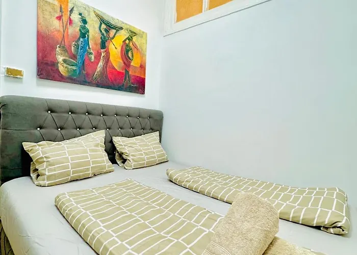 Cozy Private In 9-bedroom Near Augarten
