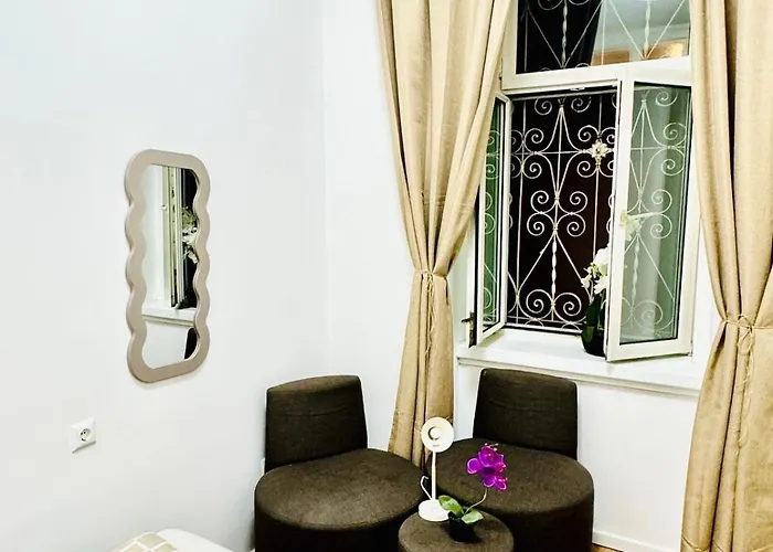 Διαμέρισμα Cozy Private In 9-bedroom Near Augarten