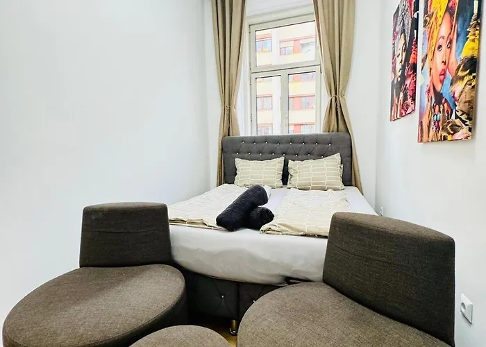 Cozy Private In 9-bedroom Near Augarten Vídeň