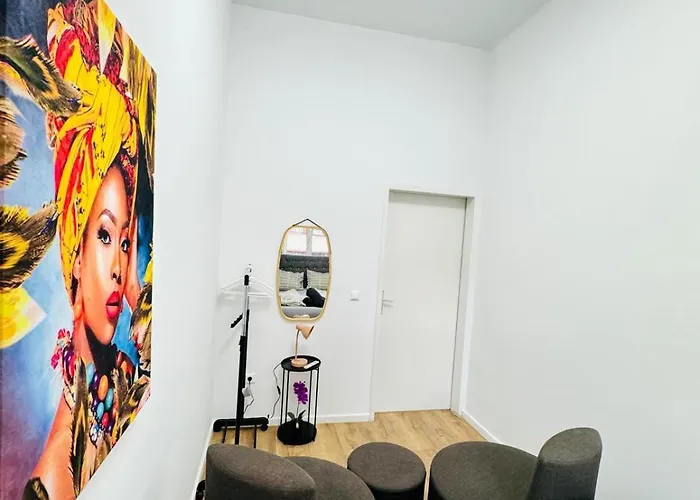 Cozy Private In 9-bedroom Near Augarten Διαμέρισμα *