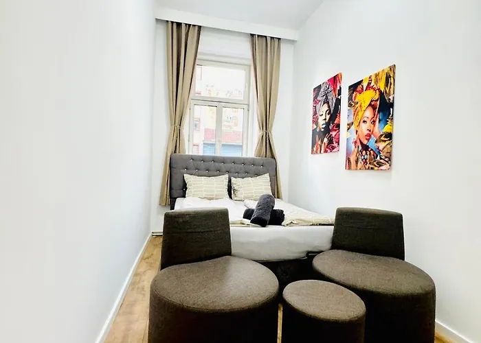 Cozy Private In 9-bedroom Near Augarten Διαμέρισμα Βιέννη
