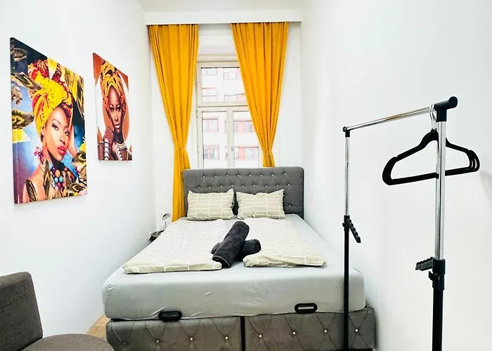 Cozy Private In 9-bedroom Near Augarten