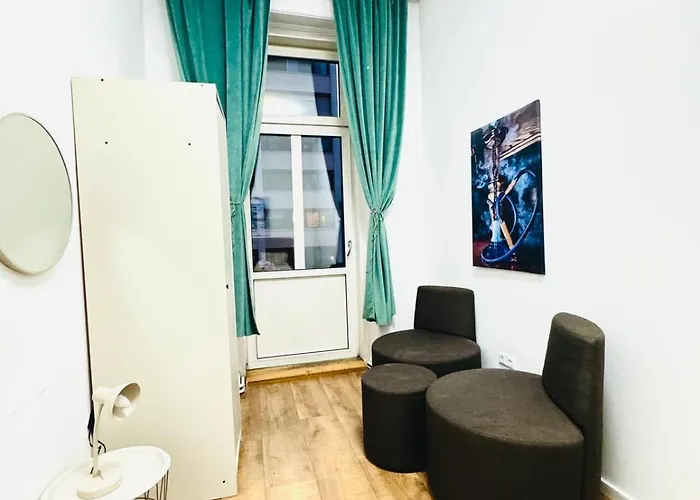 Cozy Private In 9-bedroom Near Augarten Βιέννη