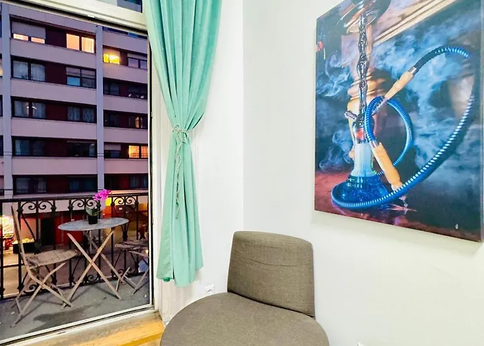 Cozy Private In 9-bedroom Near Augarten Διαμέρισμα *