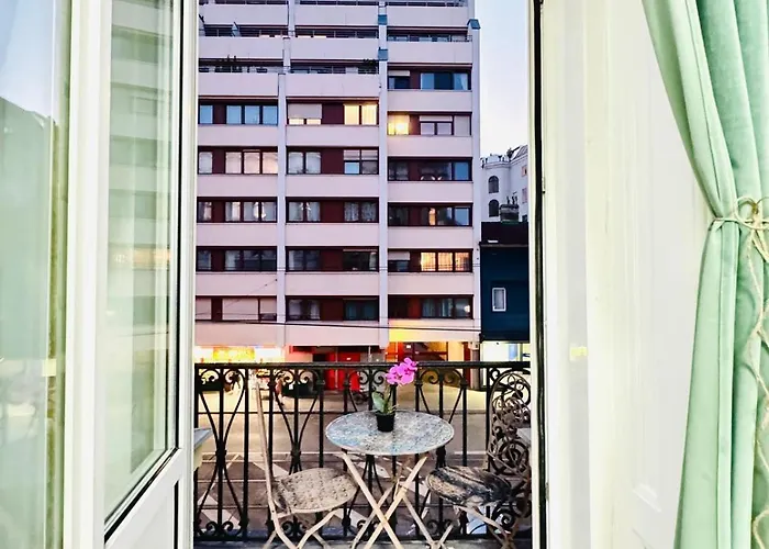 Cozy Private In 9-bedroom Near Augarten *