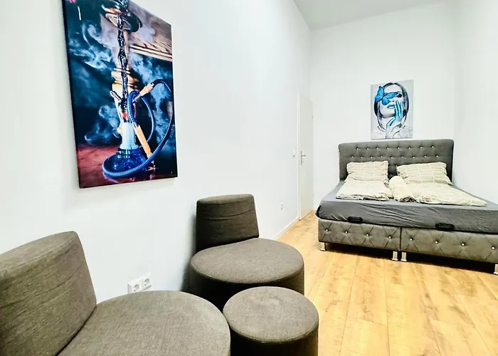 Cozy Private In 9-bedroom Near Augarten Διαμέρισμα *