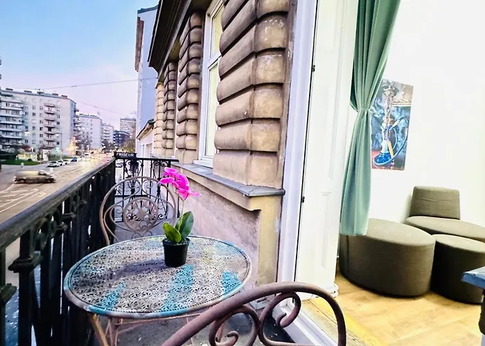 Cozy Private In 9-bedroom Near Augarten Διαμέρισμα
