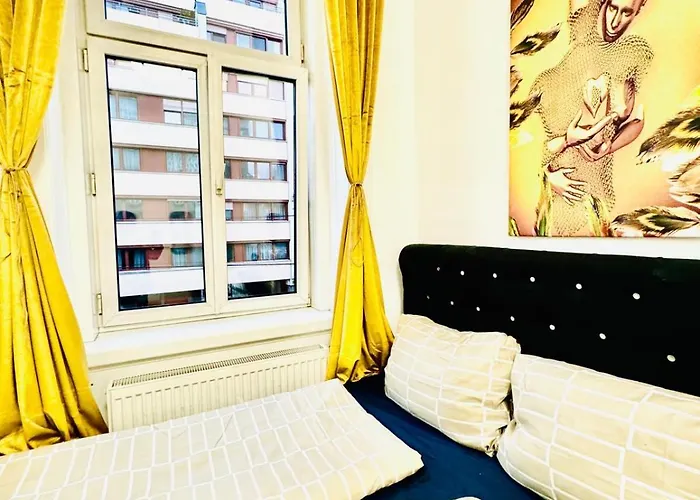 Cozy Private In 9-bedroom Near Augarten *