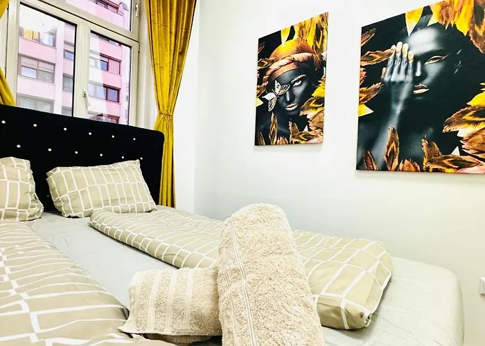 Cozy Private In 9-bedroom Near Augarten