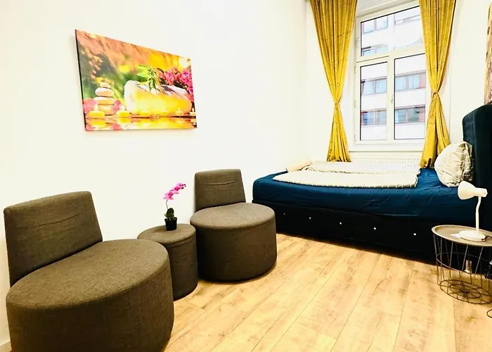 Cozy Private In 9-bedroom Near Augarten *