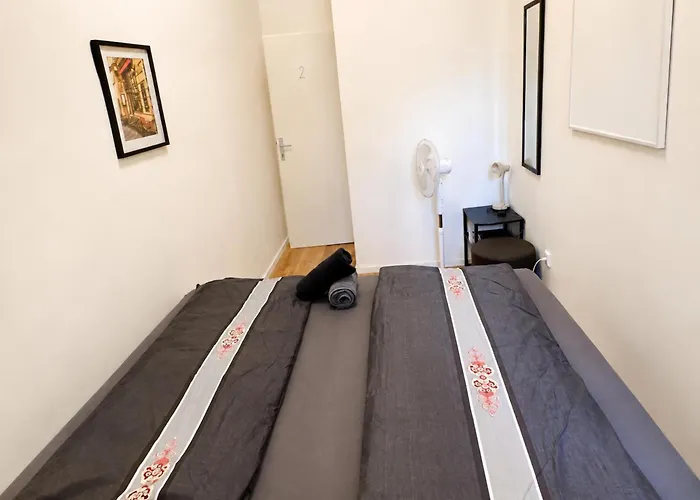 Cozy Private In 9-bedroom Near Augarten Apartmán Vídeň