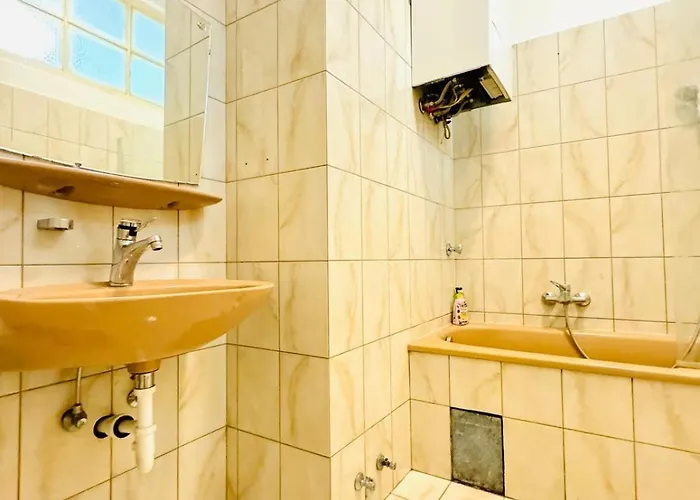 Διαμέρισμα Cozy Private In 9-bedroom Near Augarten